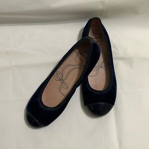 Pre-owned faux pattern leather with faux velvet flats